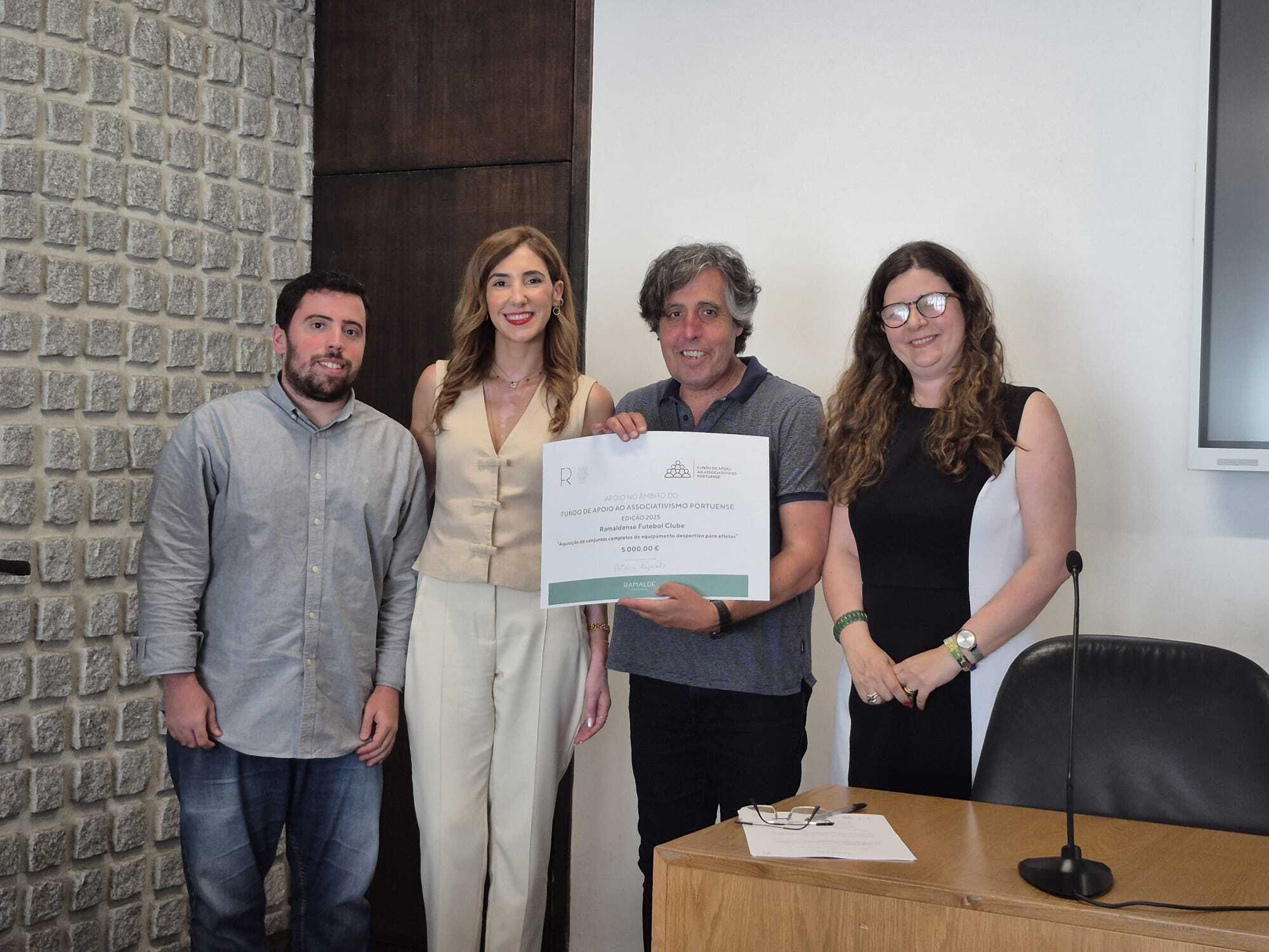 𝗔𝘀𝘀𝗶𝗻𝗮𝘁𝘂𝗿𝗮 𝗱𝗼𝘀 𝗖𝗼𝗻𝘁𝗿𝗮𝘁𝗼𝘀 𝗜𝗻𝘁𝗲𝗿𝗮𝗱𝗺𝗶𝗻𝗶𝘀𝘁𝗿𝗮𝘁𝗶𝘃𝗼𝘀 | Fundo de Apoio ao Associativismo Portuense